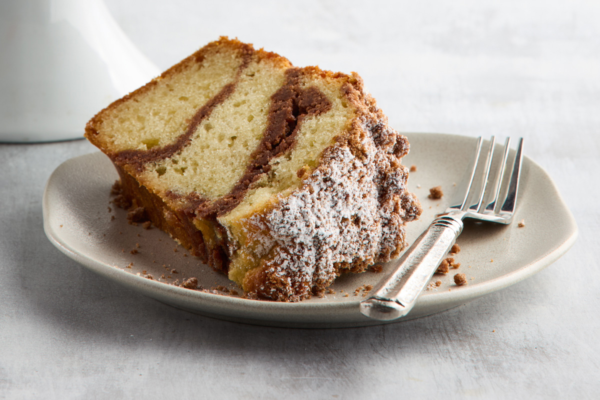 Medium Cinnamon Creme Cake